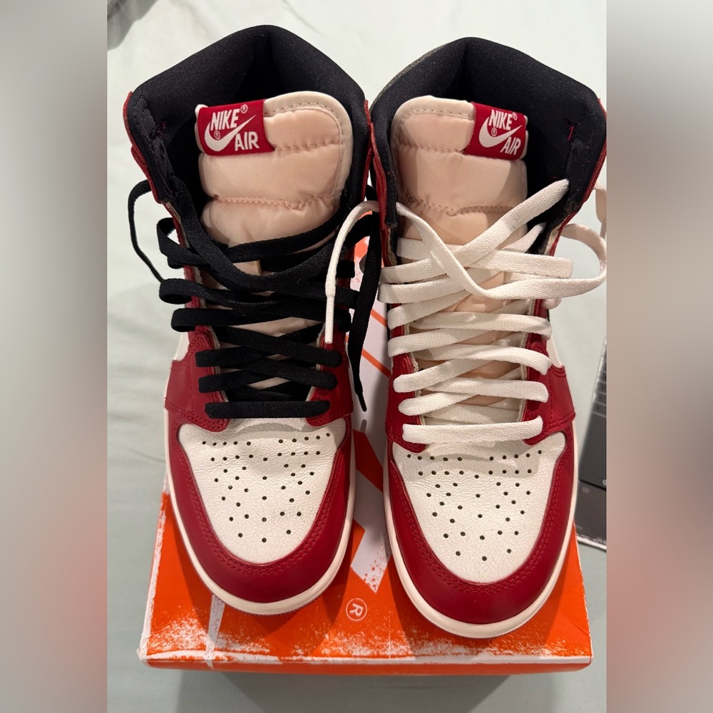 Nike Air Jordan 1 Retro High OG ‘Chicago Lost & Found’ Men’s Size 8 - Picture 5 of 15